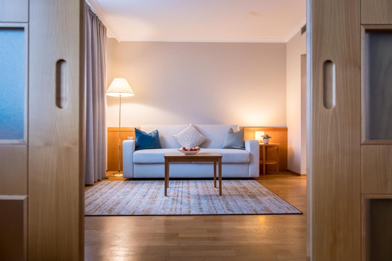 Hotel Post Alpine Cityflair Брунико Экстерьер фото